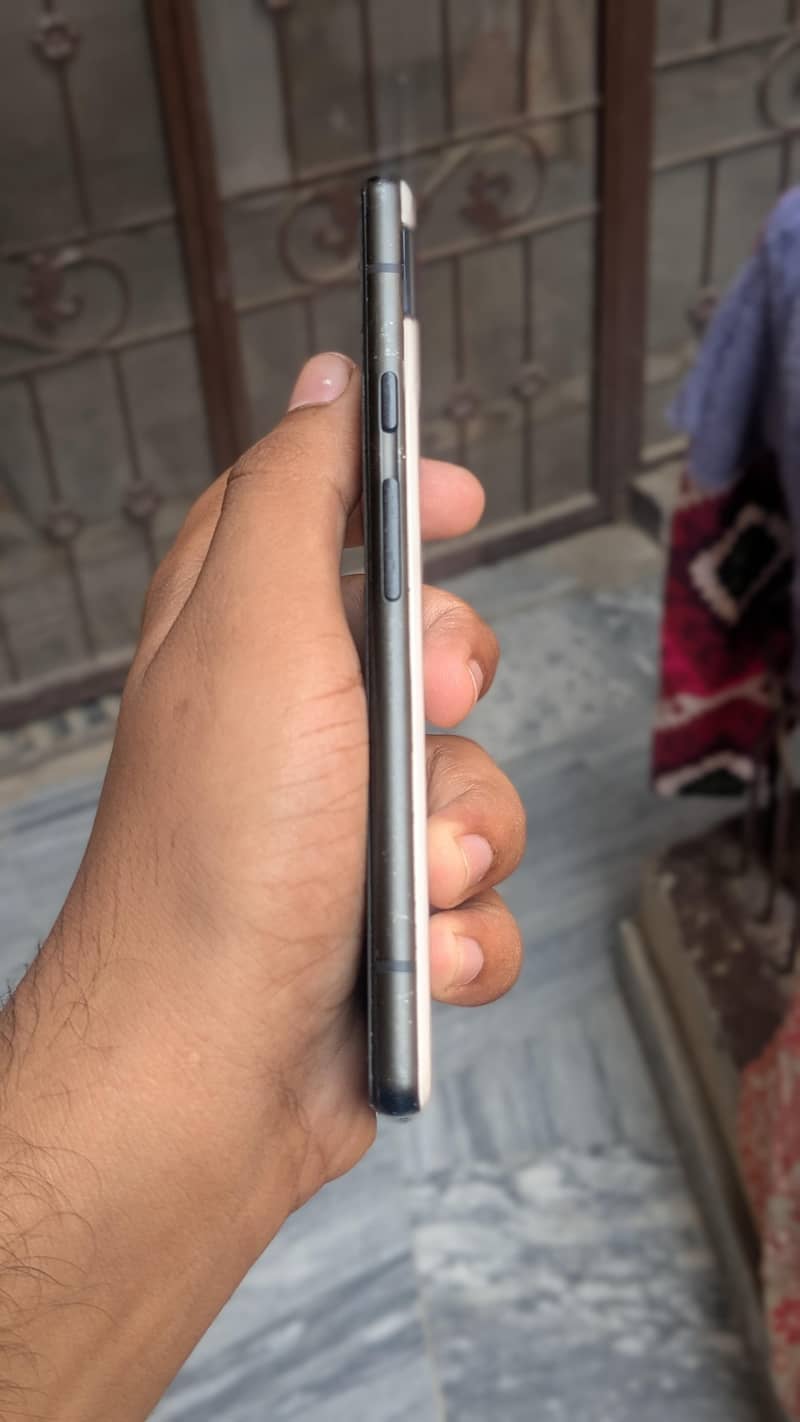 Google Pixel 6a 1