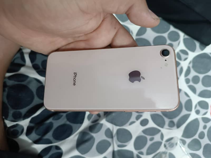 Apple iPhone 8 4