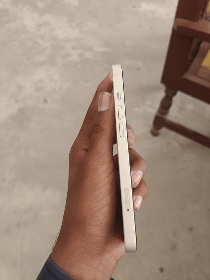 Apple iPhone 13 2