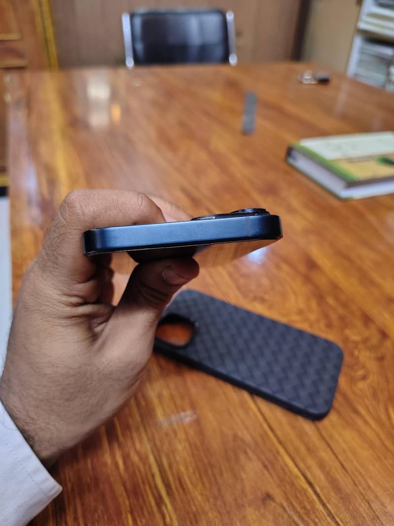 Apple iPhone 14 4