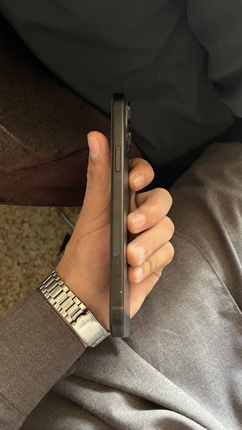 Apple iPhone 15 plus 2