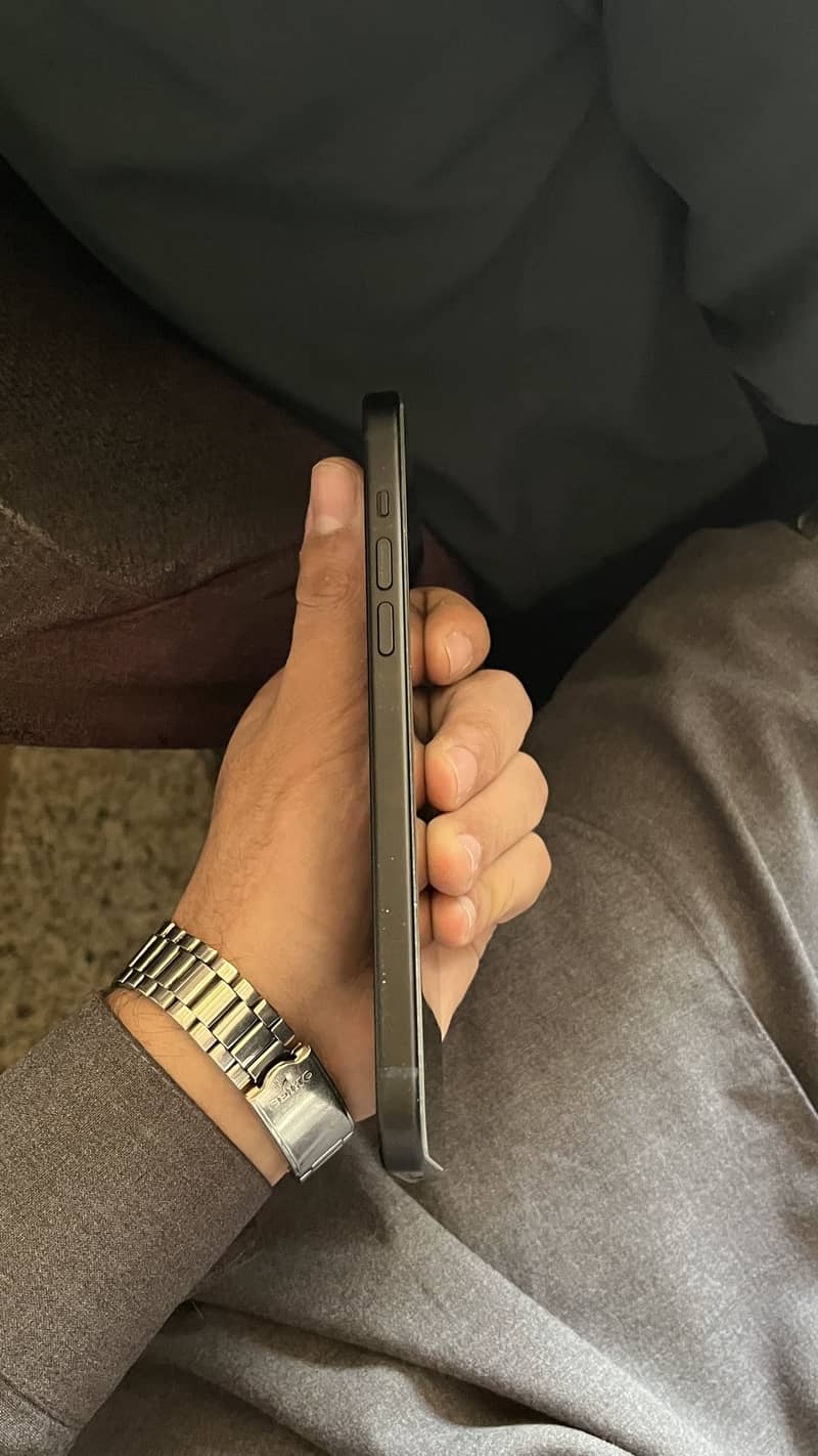 Apple iPhone 15 plus 4