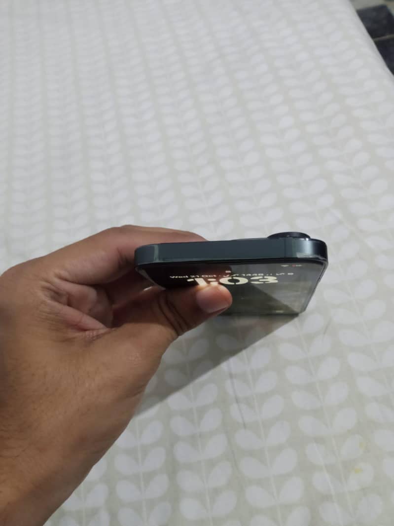 Apple iPhone 13 Pro 2