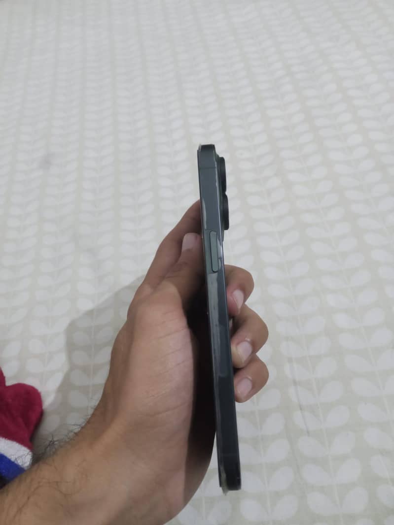 Apple iPhone 13 Pro 4