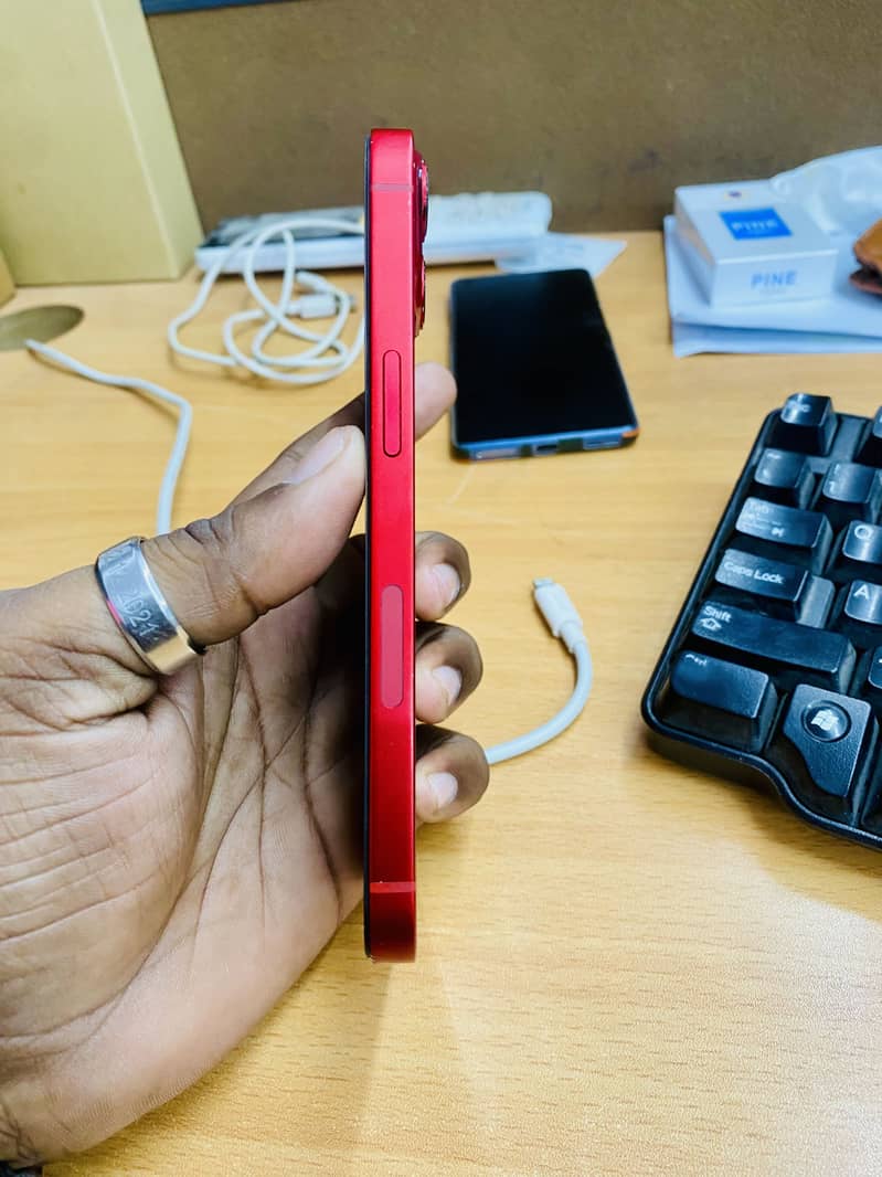 Apple iPhone 13 2