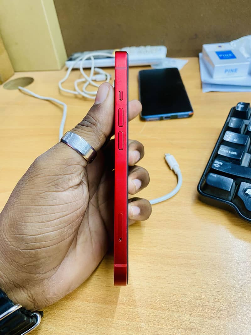 Apple iPhone 13 3