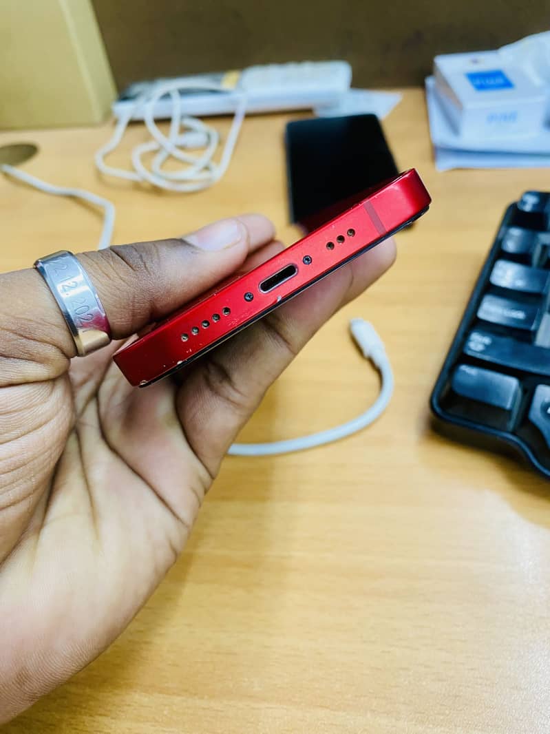 Apple iPhone 13 6