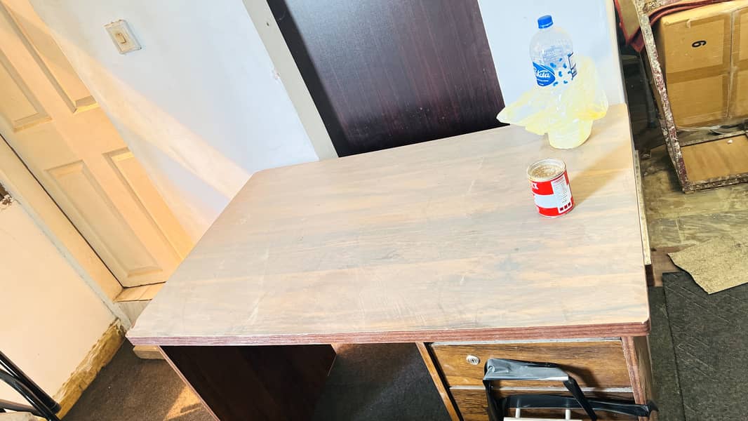 Executive table and chairs 6