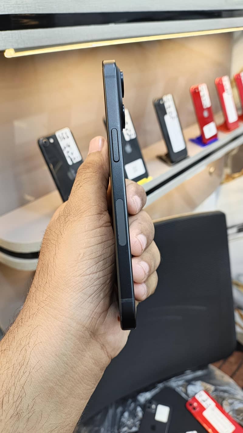 Apple iPhone 15  JV 2