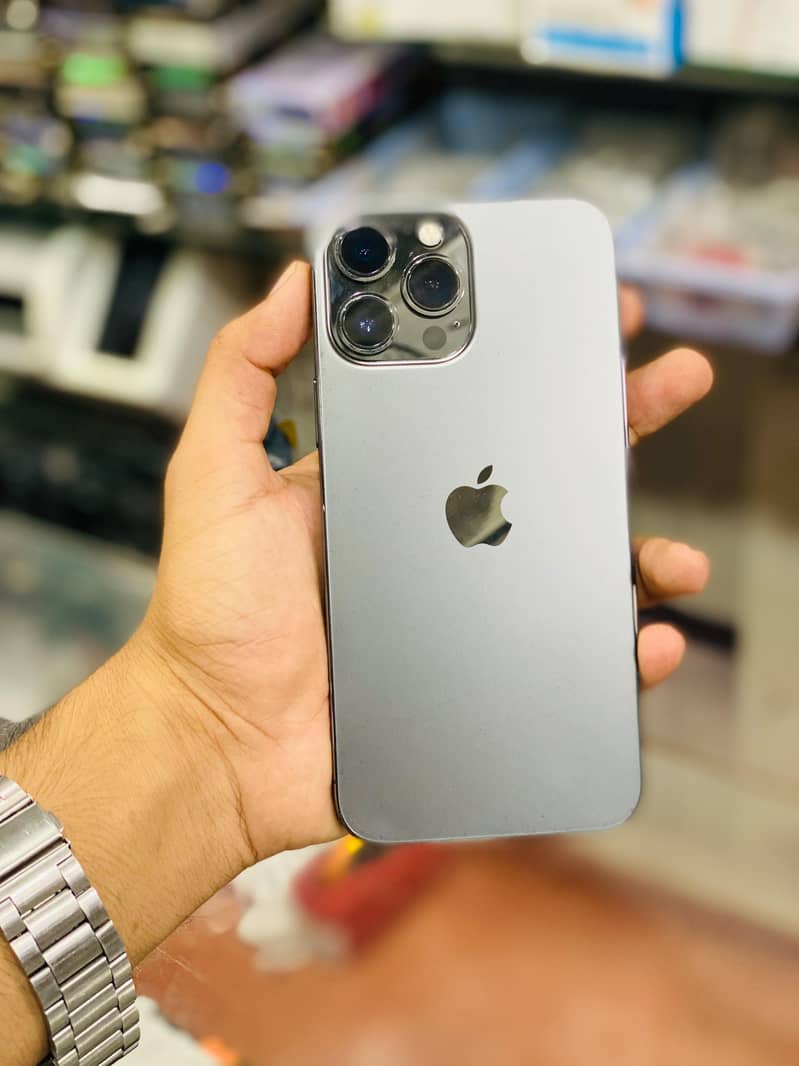 Apple iPhone 13 Pro Max 1
