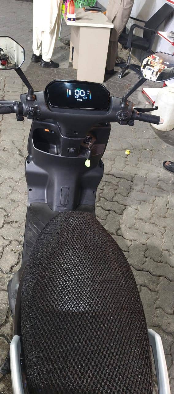 Electric scooty 0
