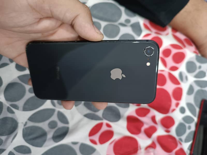 Apple iPhone 8 1
