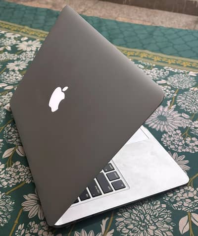 MacBook Air 2017 for Sale – Excellent for Daily Use