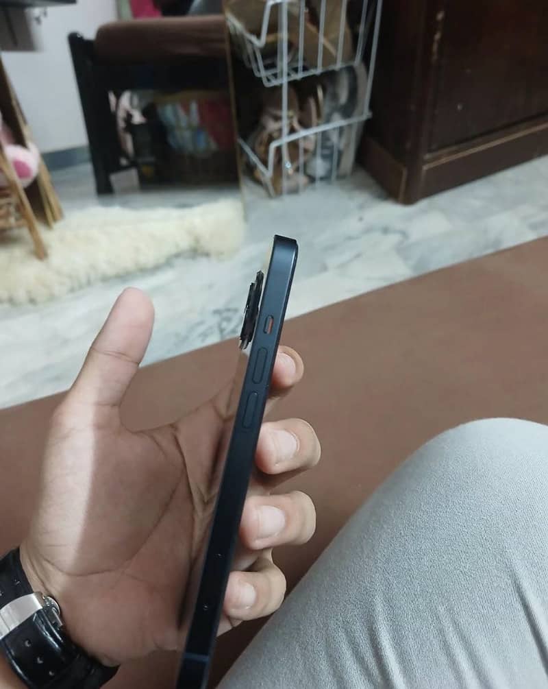 Apple iPhone 13 3