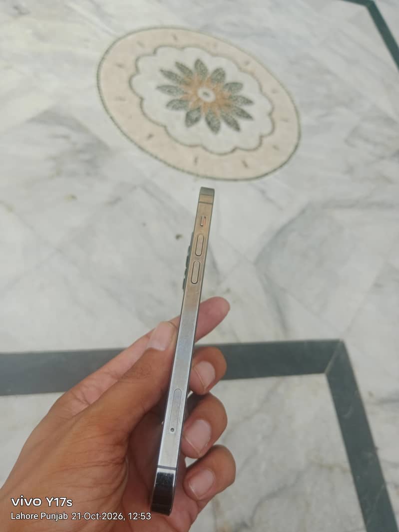 Apple iPhone 12 Pro 2