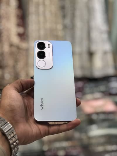 Vivo Y19s with box