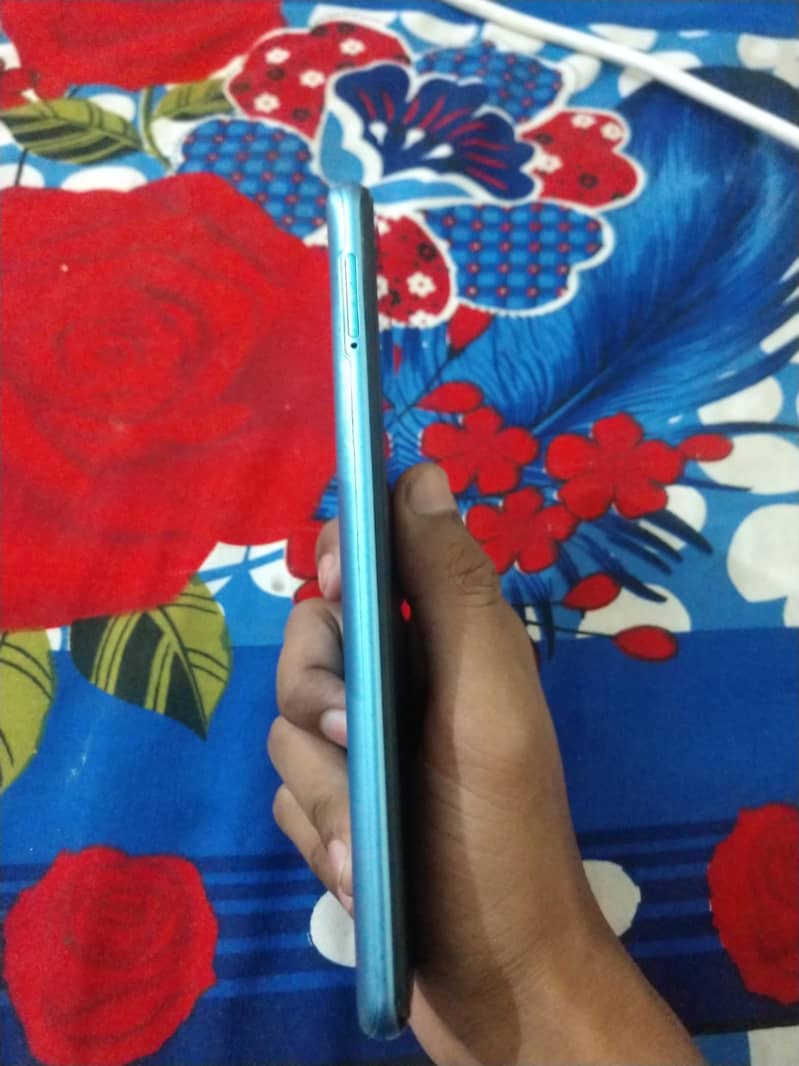 Tecno Spark 7T 4