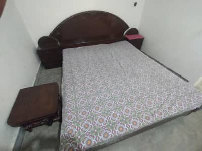 KING SIZE BED WITH SIDE SHELVES