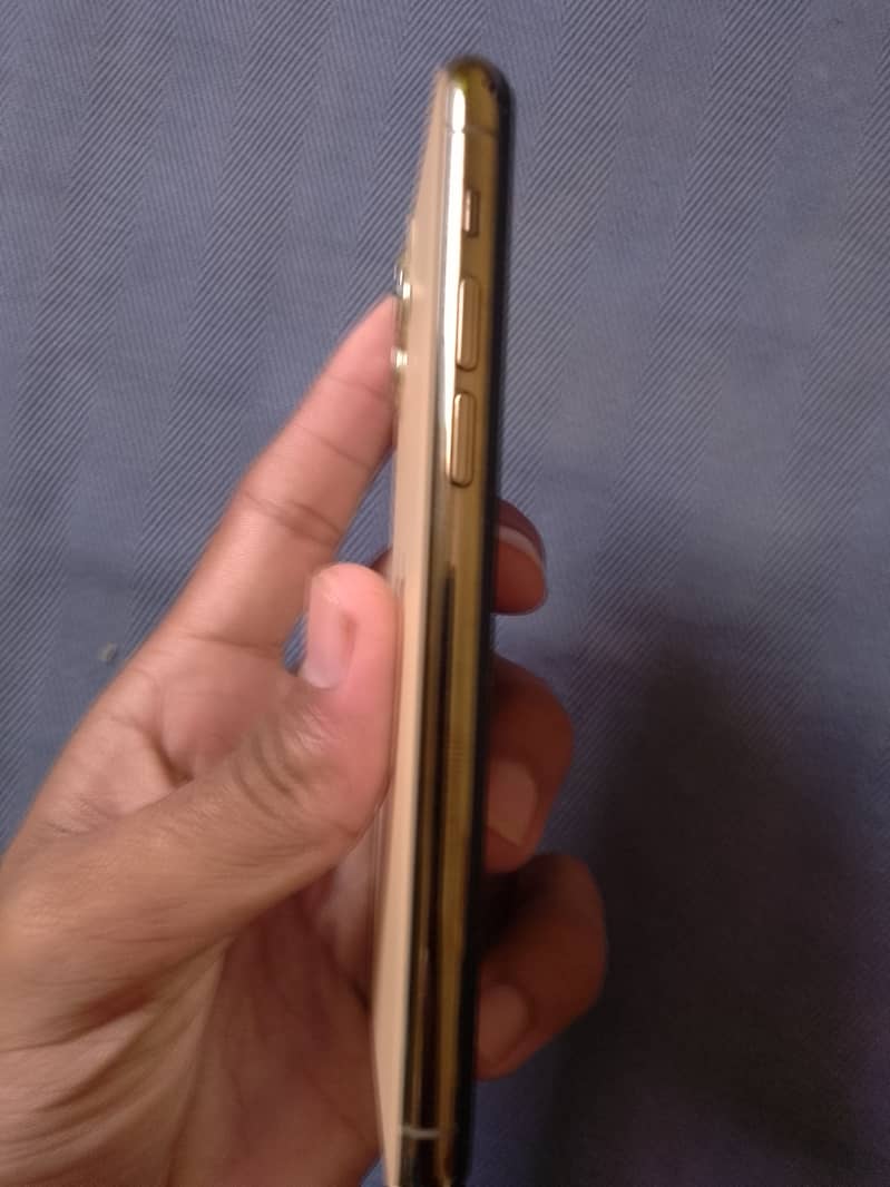 Apple iPhone 11 Pro 2