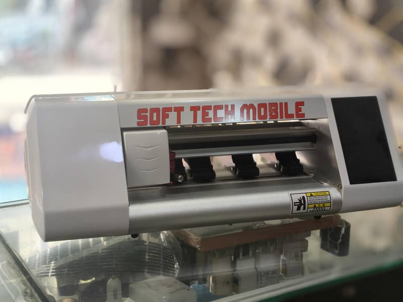 MOBILE SKIN CUTTING PLOTTER 1