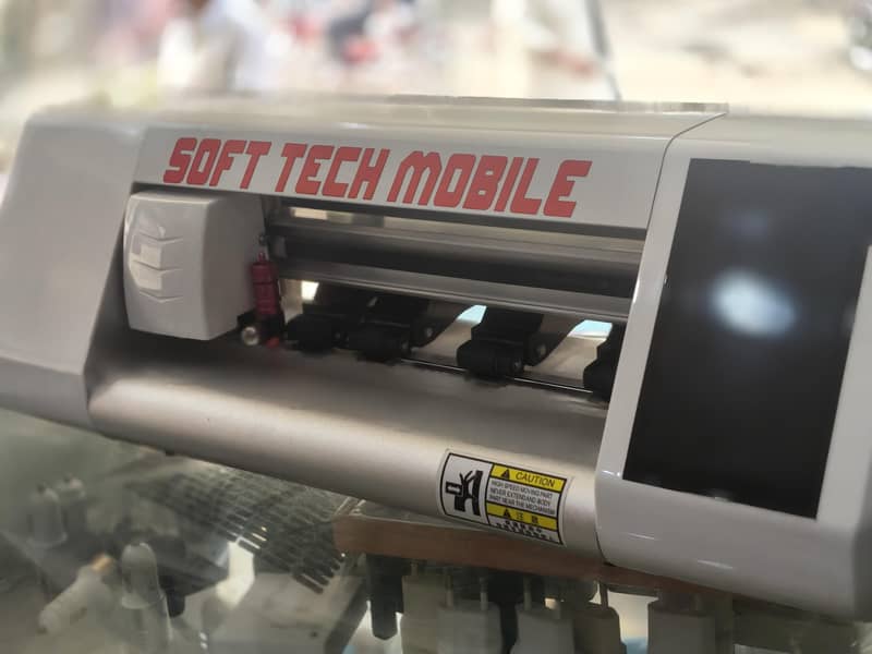 MOBILE SKIN CUTTING PLOTTER 4