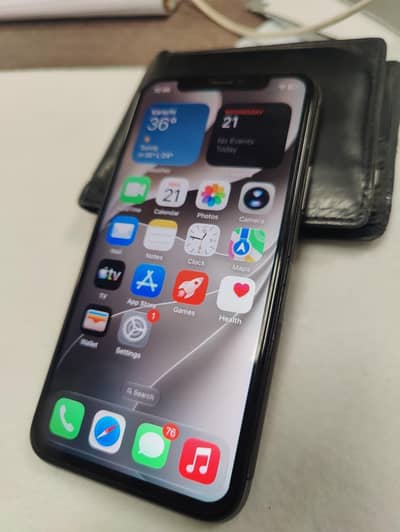 Apple iPhone 11 Pro 256GB 9.5/10 mint condition urgent sale