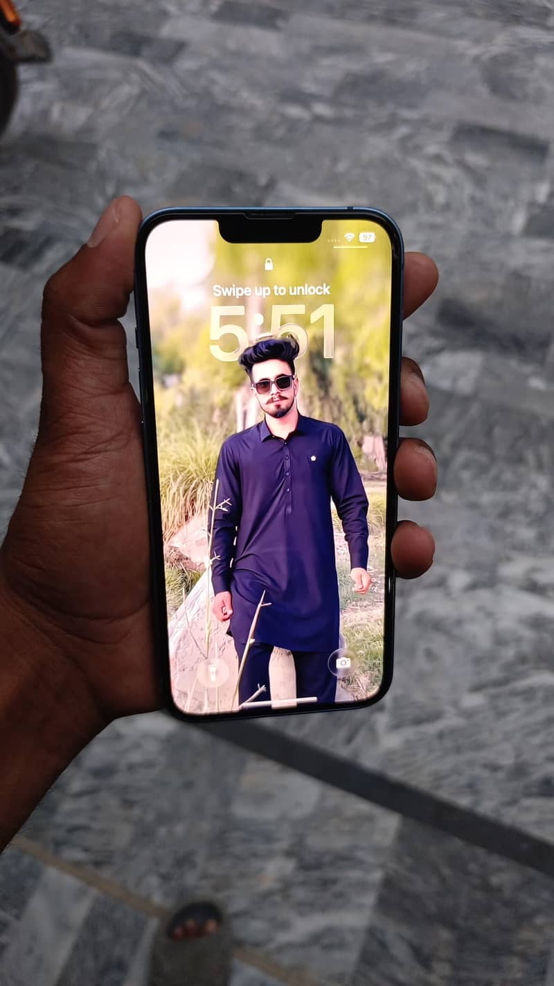 Apple iPhone 13 1