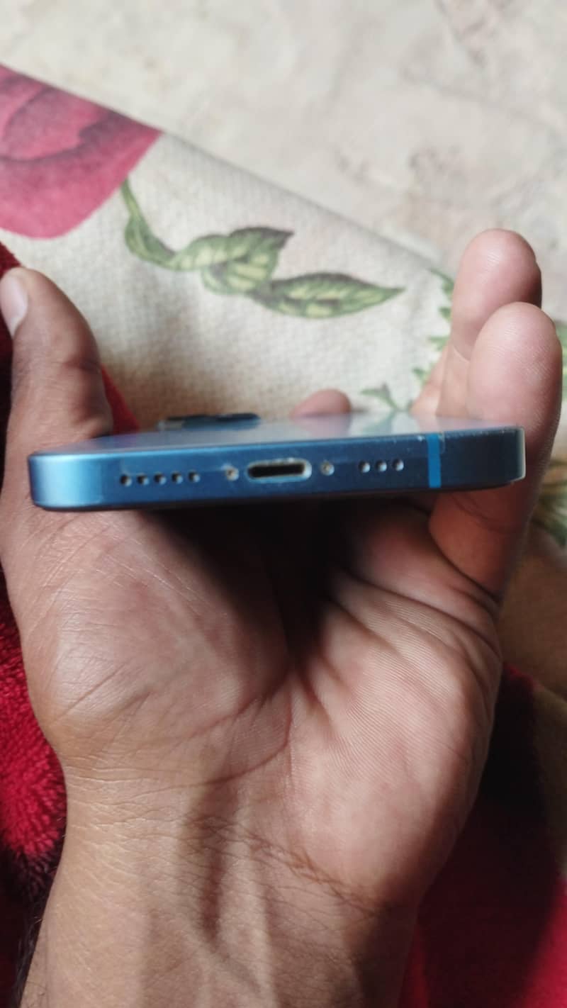 Apple iPhone 13 3