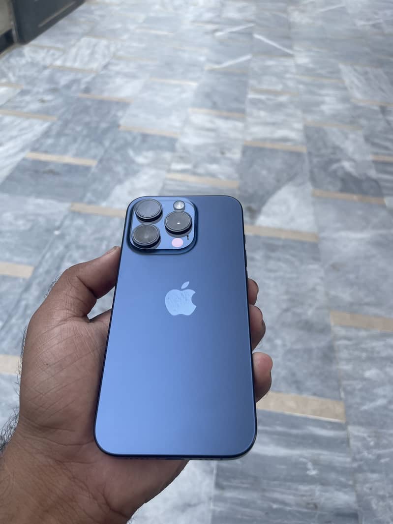 Apple iPhone 15 Pro 6