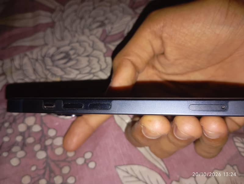 Apple iPhone 13 2
