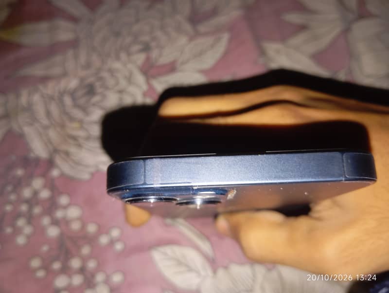 Apple iPhone 13 3