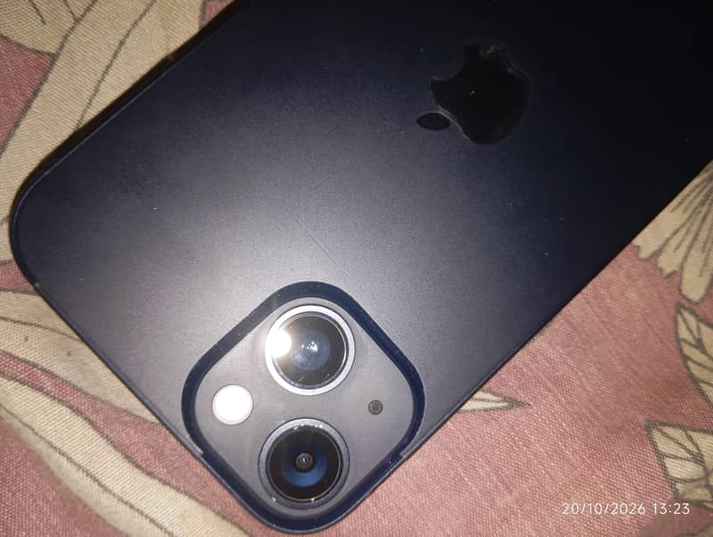 Apple iPhone 13 7