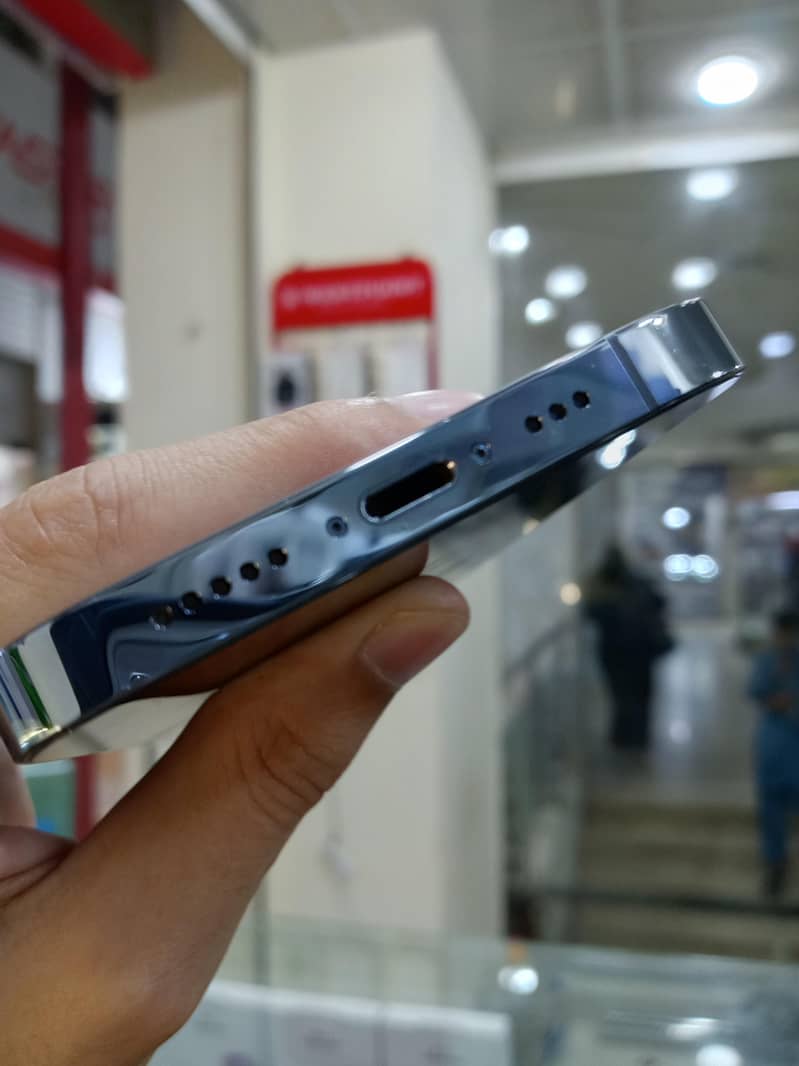 IPHONE 13 PRO 4