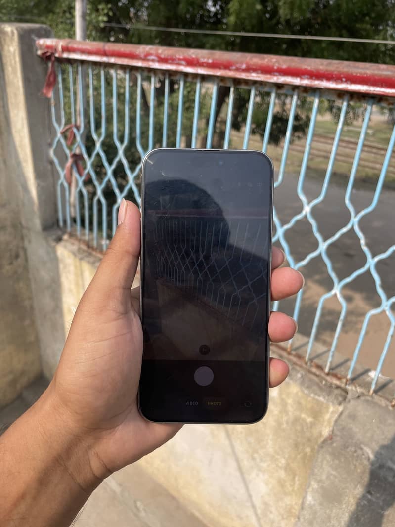 Apple iPhone 15 Pro Max 3