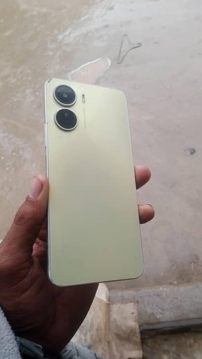 Vivo Y16