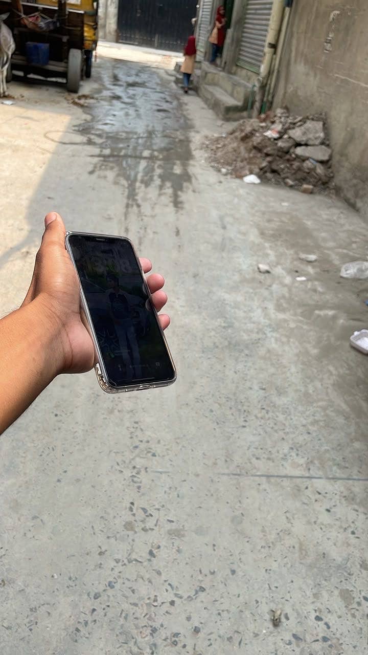 Apple iPhone 11 Pro Max 1