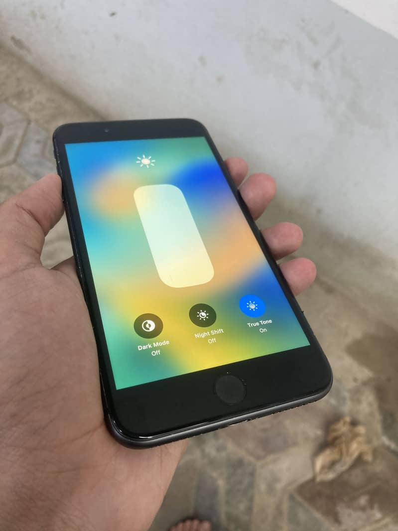 Apple iPhone 8 Plus 64gb 1