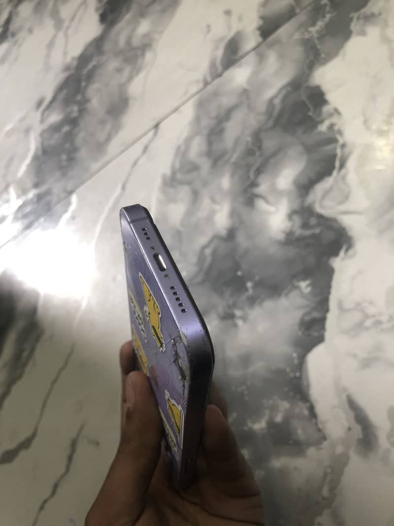 Apple iPhone 12 3