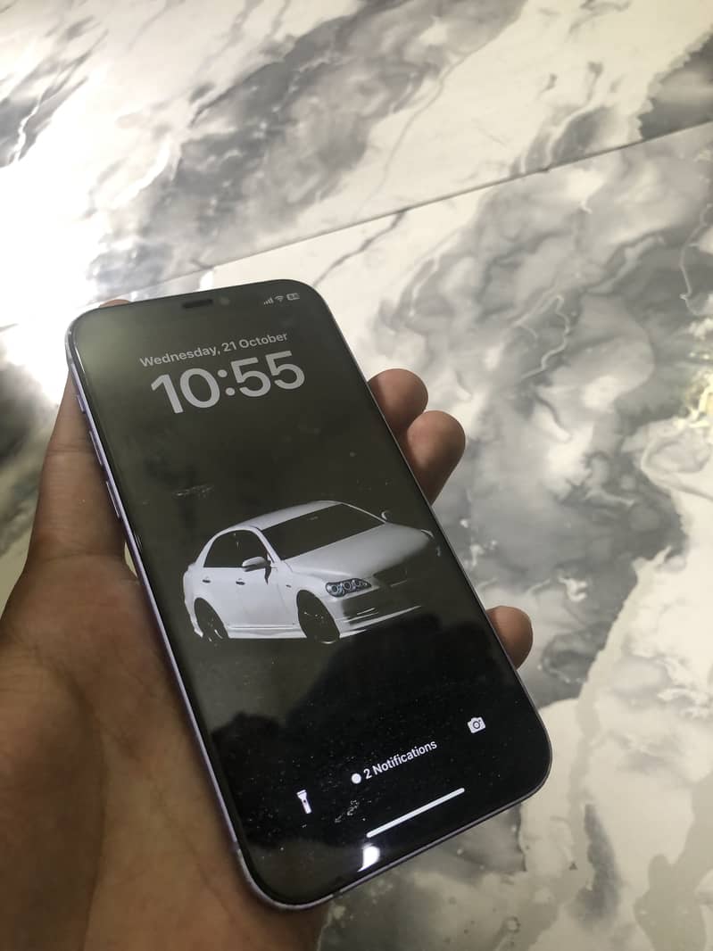 Apple iPhone 12 4