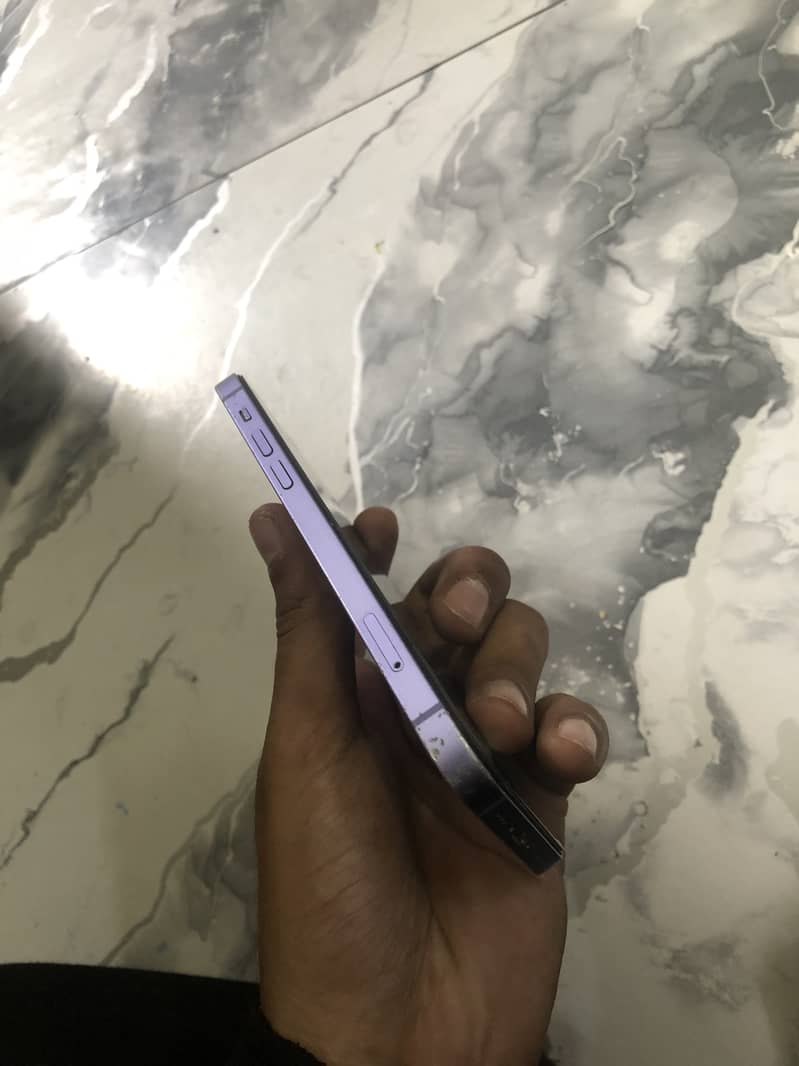Apple iPhone 12 5