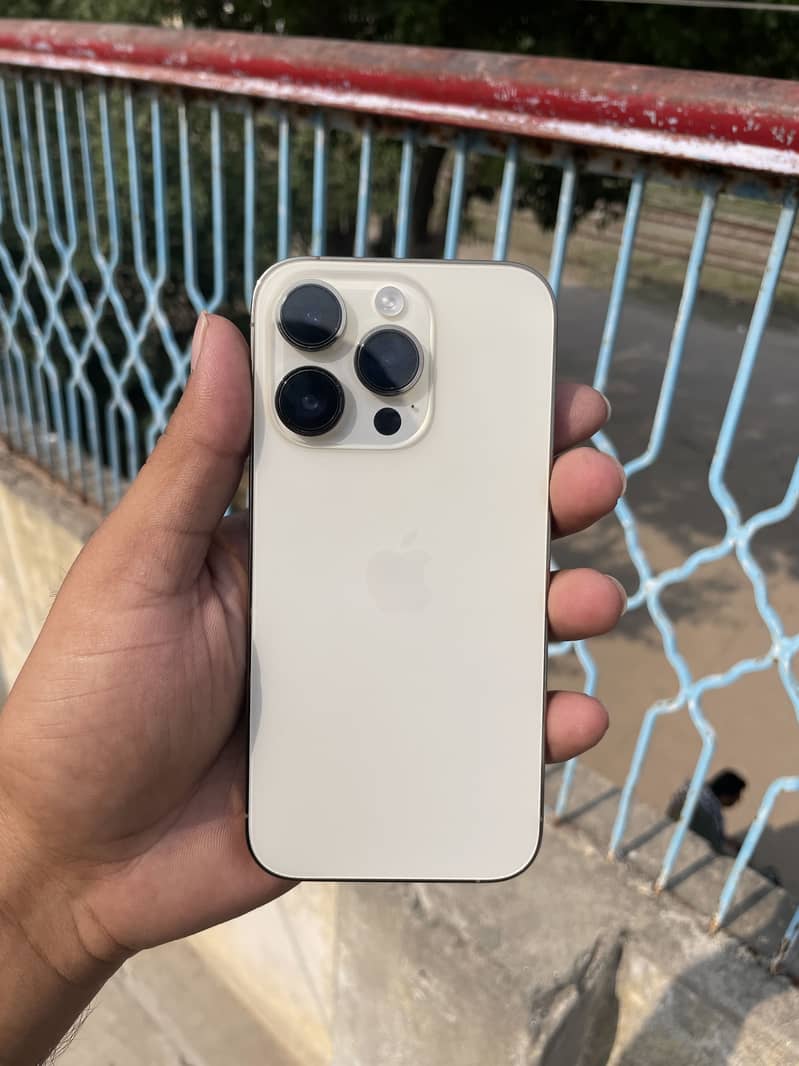 Apple iPhone 14 Pro 0