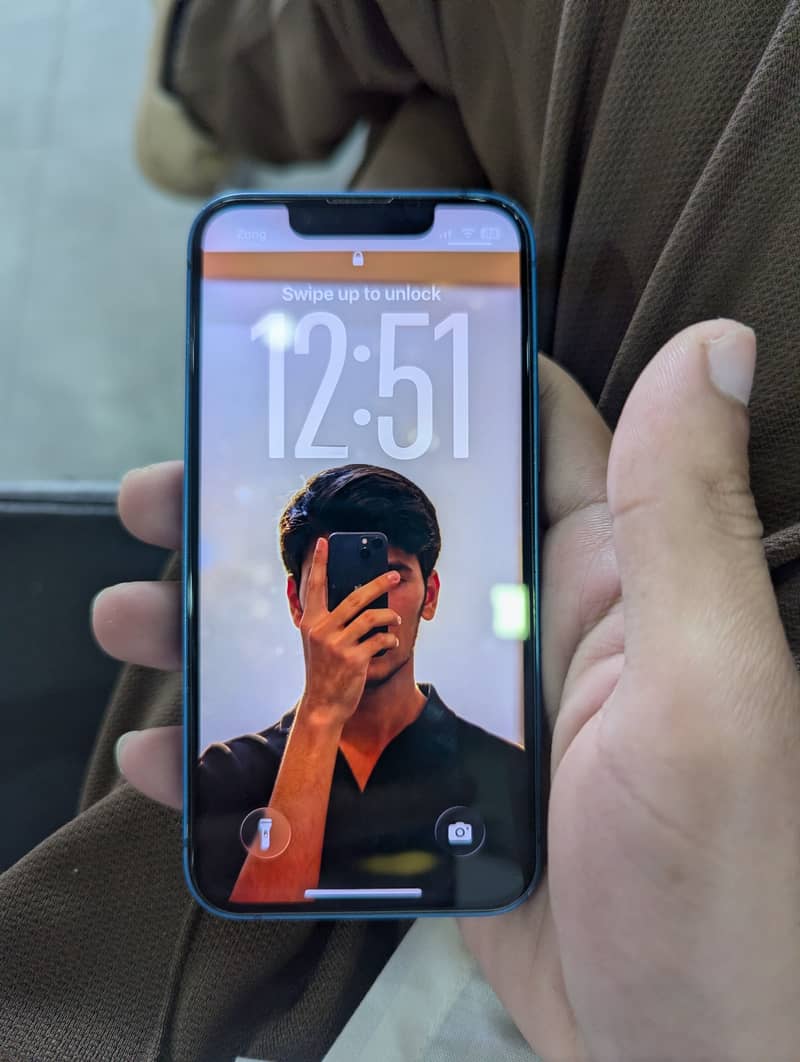 Apple iPhone 13 mini 4