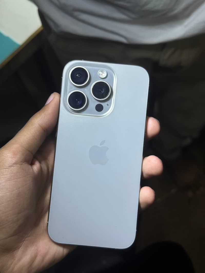 Apple iPhone 15 Pro 0