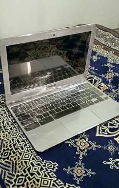 Samsung Series 5 XE303c Chromebook Specs : Chromebook 3