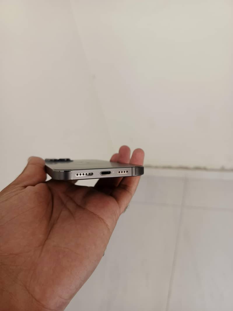 Apple iPhone 13 Pro Max 1