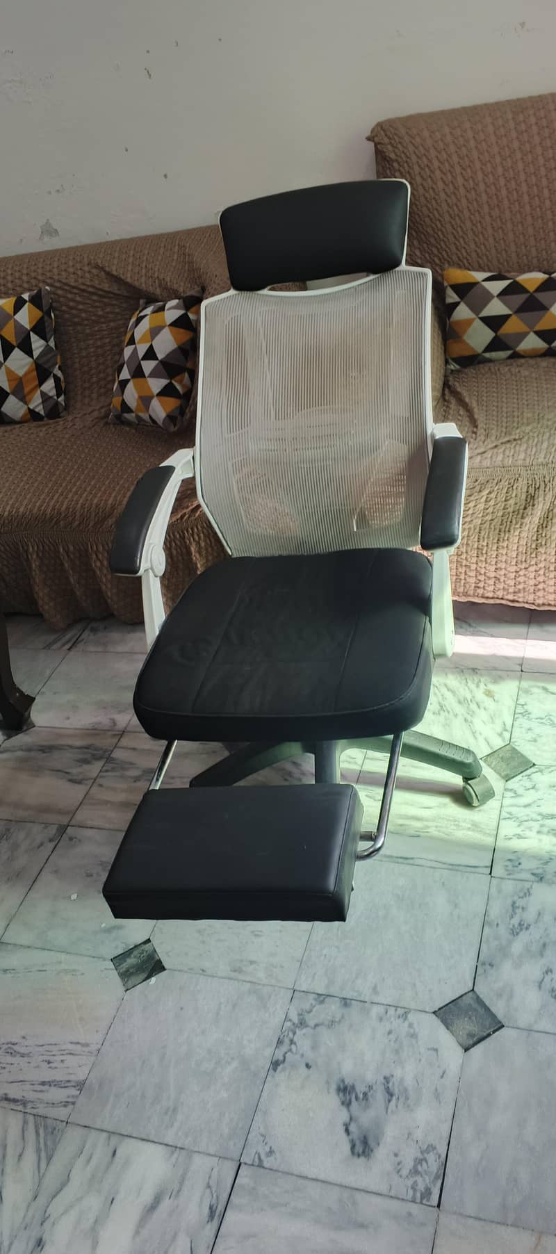 executive chir 1