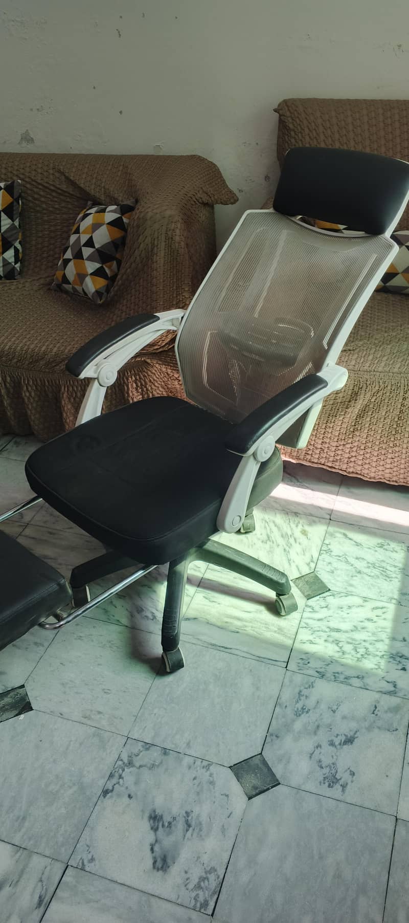 executive chir 2