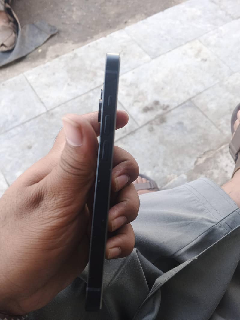 Apple iPhone 14 2