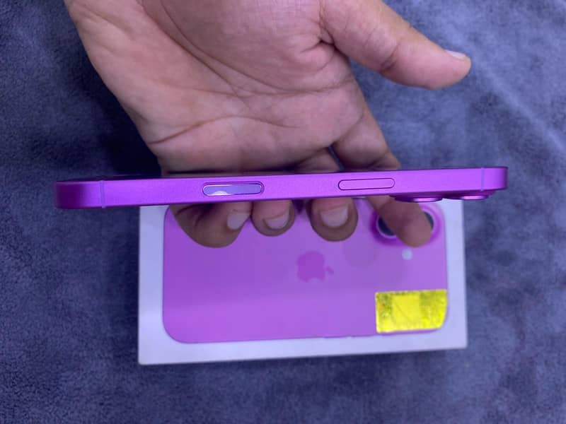 Apple iPhone 16 2