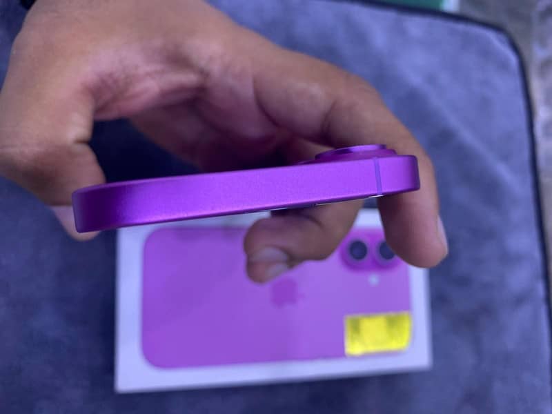 Apple iPhone 16 3